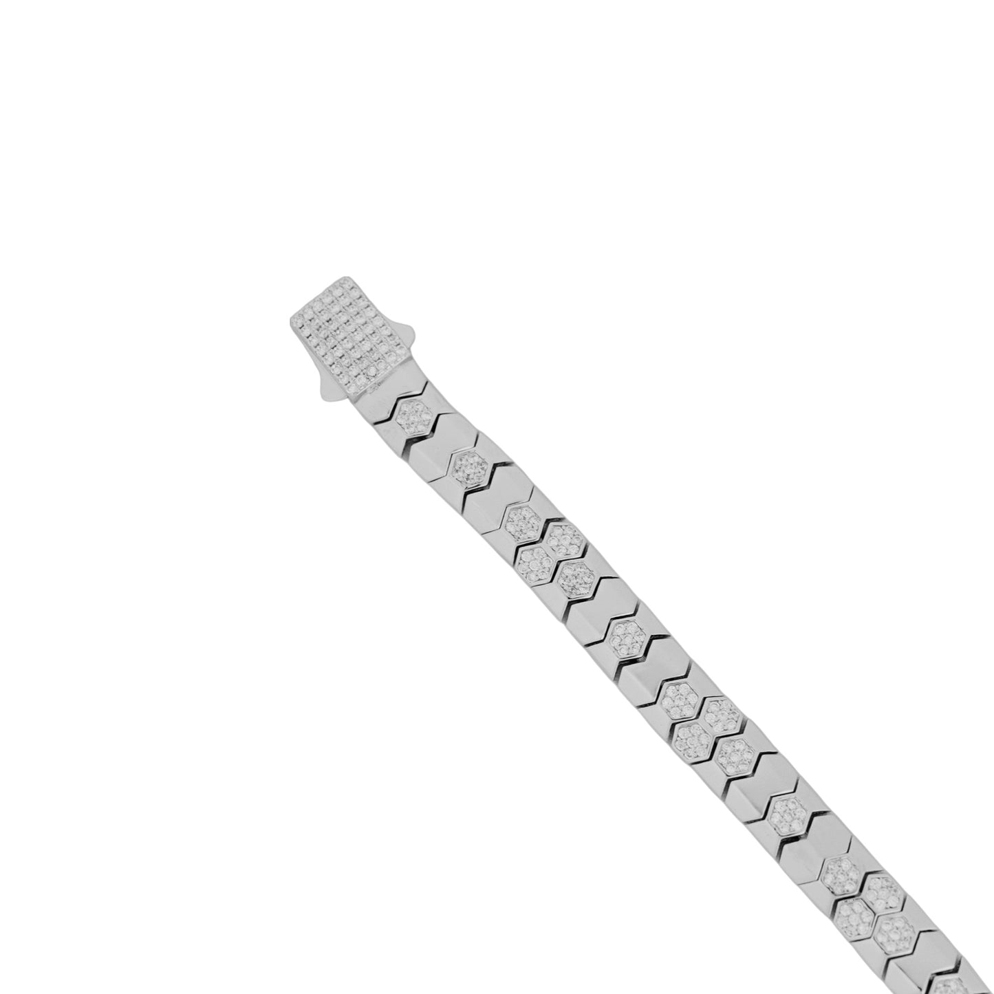 Clasp detail of men’s Forge Hex bracelet in silver – Aayraa